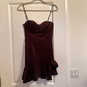 RETROFETE SILVANA RUFFLES DRESS / Elegant Brown Ruffle Dress